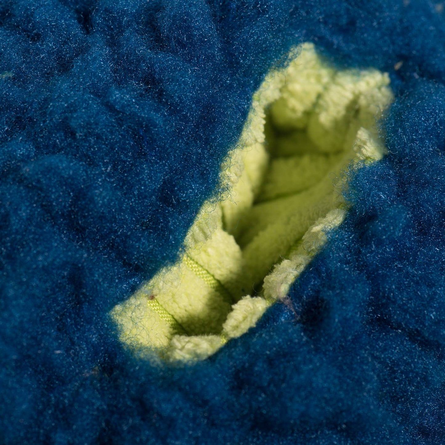HuggleSnuffles™ HuggleFleece® Treat Trap - Treat Dispensing