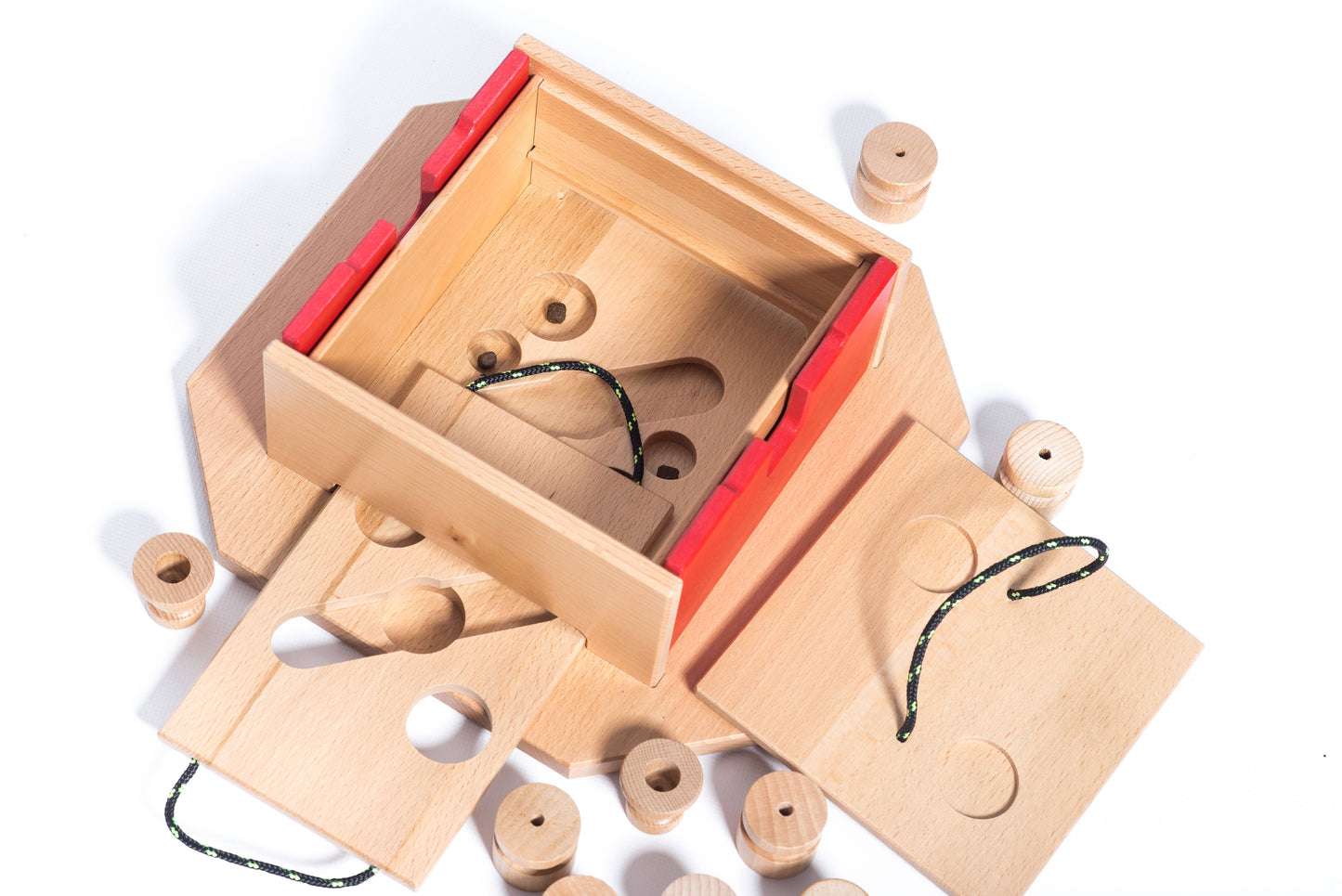 Swiss Qube - intelligent game for dogs