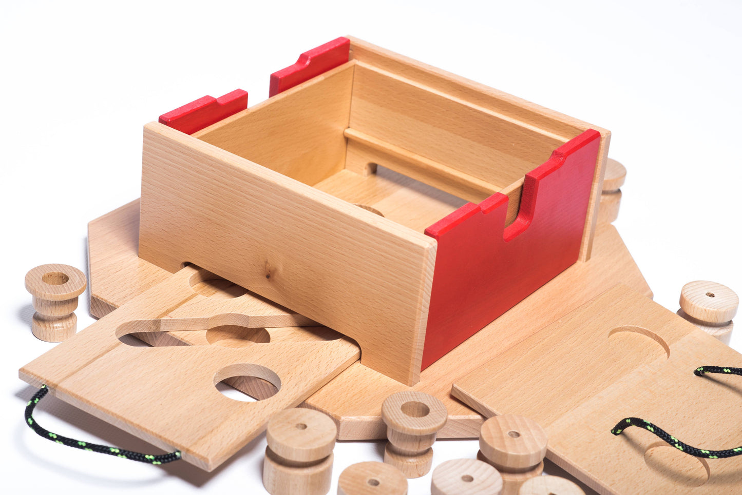 Swiss Qube - intelligent game for dogs