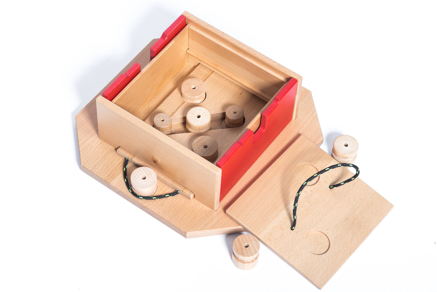 Swiss Qube - intelligent game for dogs